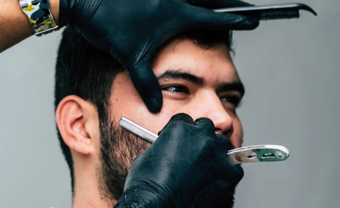 【꿈해몽】면도하는 꿈: 8가지 의미와 상징