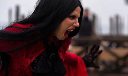 【꿈해몽】뱀파이어가 맛있는 피를 마시는 꿈: 14가지 의미와 상징