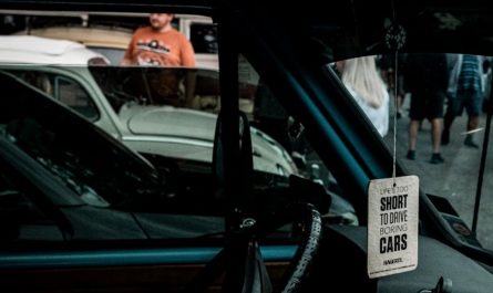 【꿈해몽】차가 떨어졌다가 구조되는 꿈: 9가지 의미와 상징