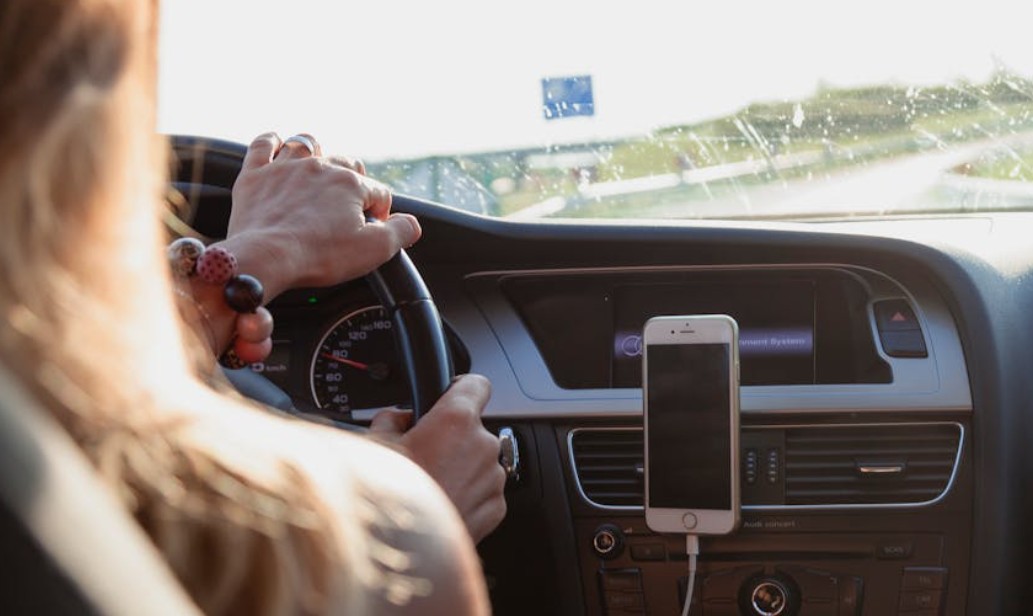 【꿈해몽】어머니와 함께 차를 타는 꿈: 9가지 의미와 상징