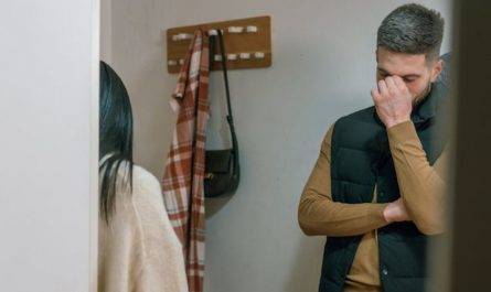 【꿈해몽】다투고 우는 꿈: 12가지 의미와 상징