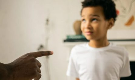 【꿈해몽】동아리 활동 중 선배에게 꾸중을 듣는 꿈: 6가지 의미와 상징