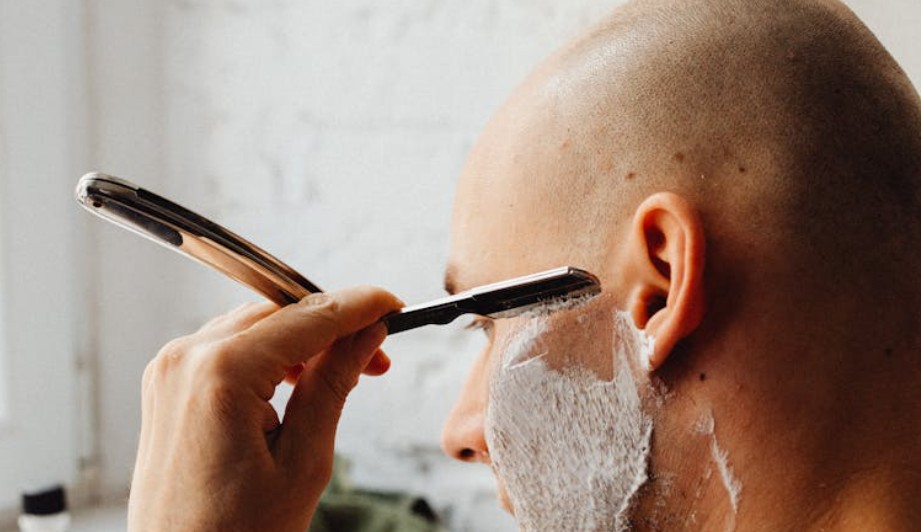 【꿈해몽】머리를 밀은 꿈: 8가지 의미와 상징