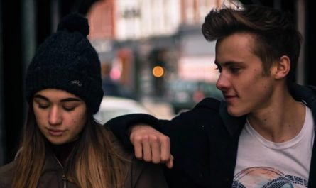 【꿈해몽】아는 사람과 헤어지는 꿈: 6가지 의미와 상징