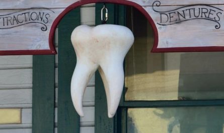 【꿈해몽】틀니가 빠지는 꿈: 6가지 의미와 상징