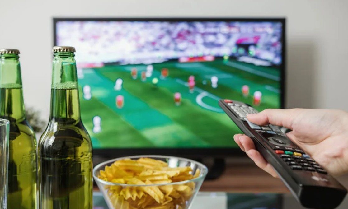 【꿈해몽】꿈에서 TV로 축구 경기를 보는 것: 7가지 의미와 상징