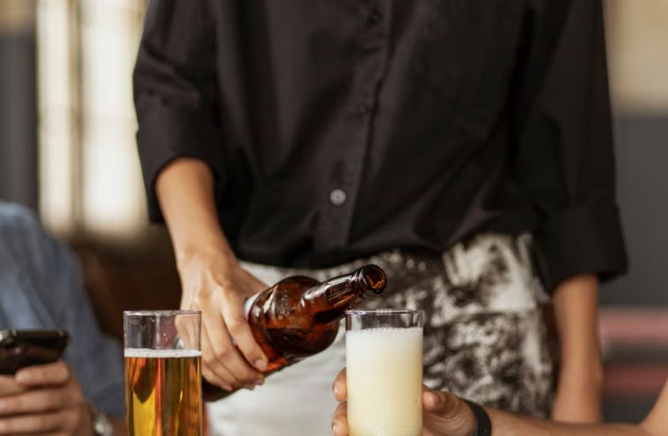 【꿈해몽】맥주 웨이터를 꿈꾼다는 것은 무슨 뜻인가요? 의미와 상징, 심리 상태, 그리고 상황적 해석